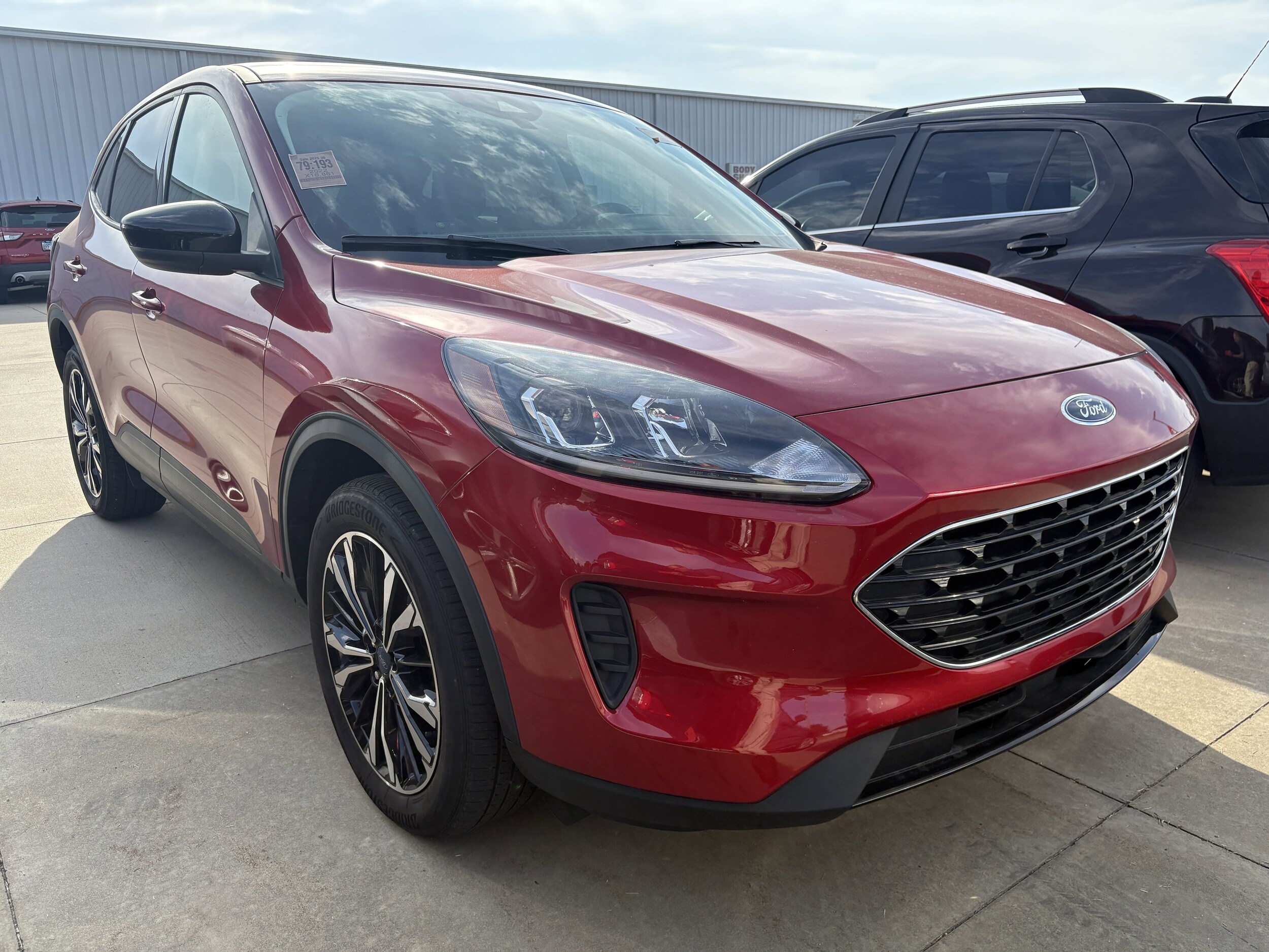 2022 Ford Escape SE photo 2
