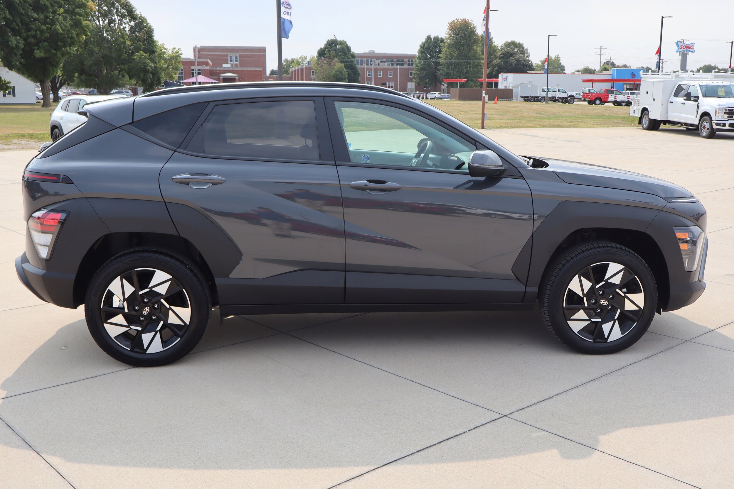 2024 Hyundai Kona SEL photo 4