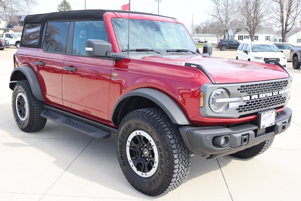 Used 2025 Ford Bronco Badlands SUV