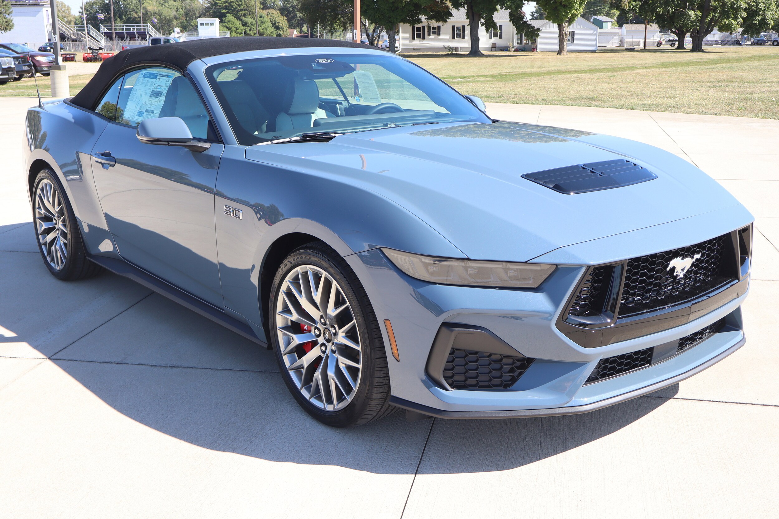 2025 Ford Mustang GT Premium Convertible photo 3