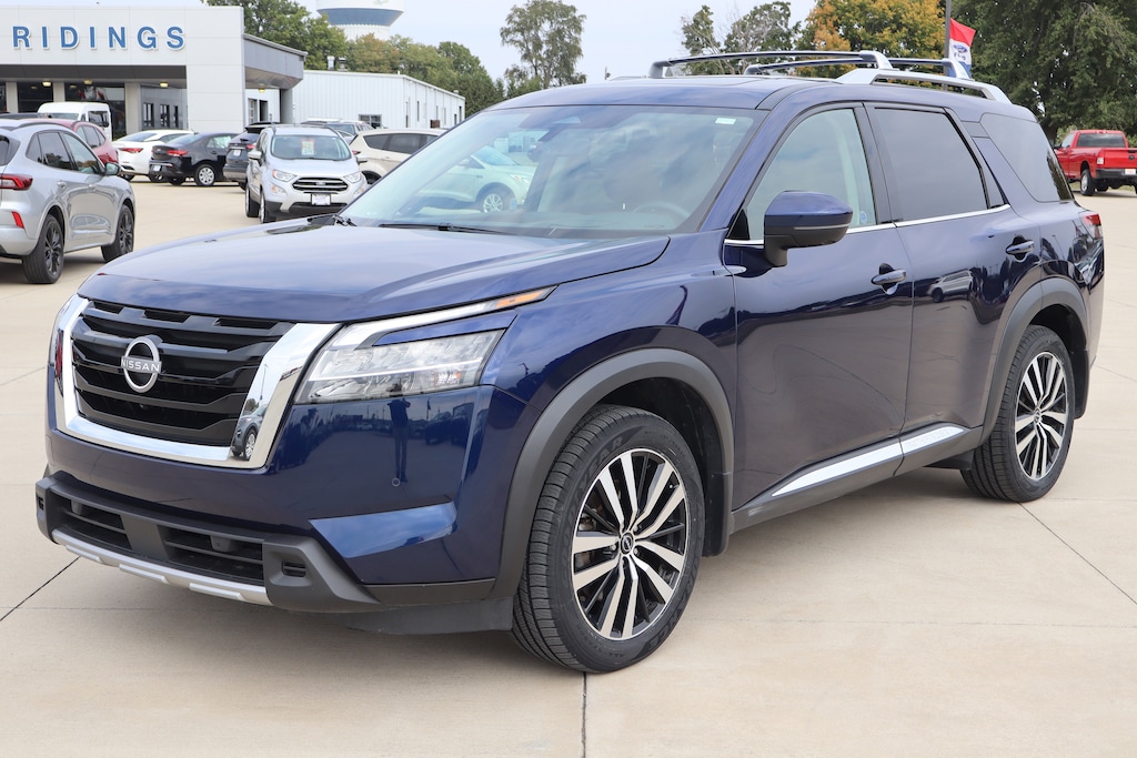 Used 2024 Nissan Pathfinder Platinum SUV