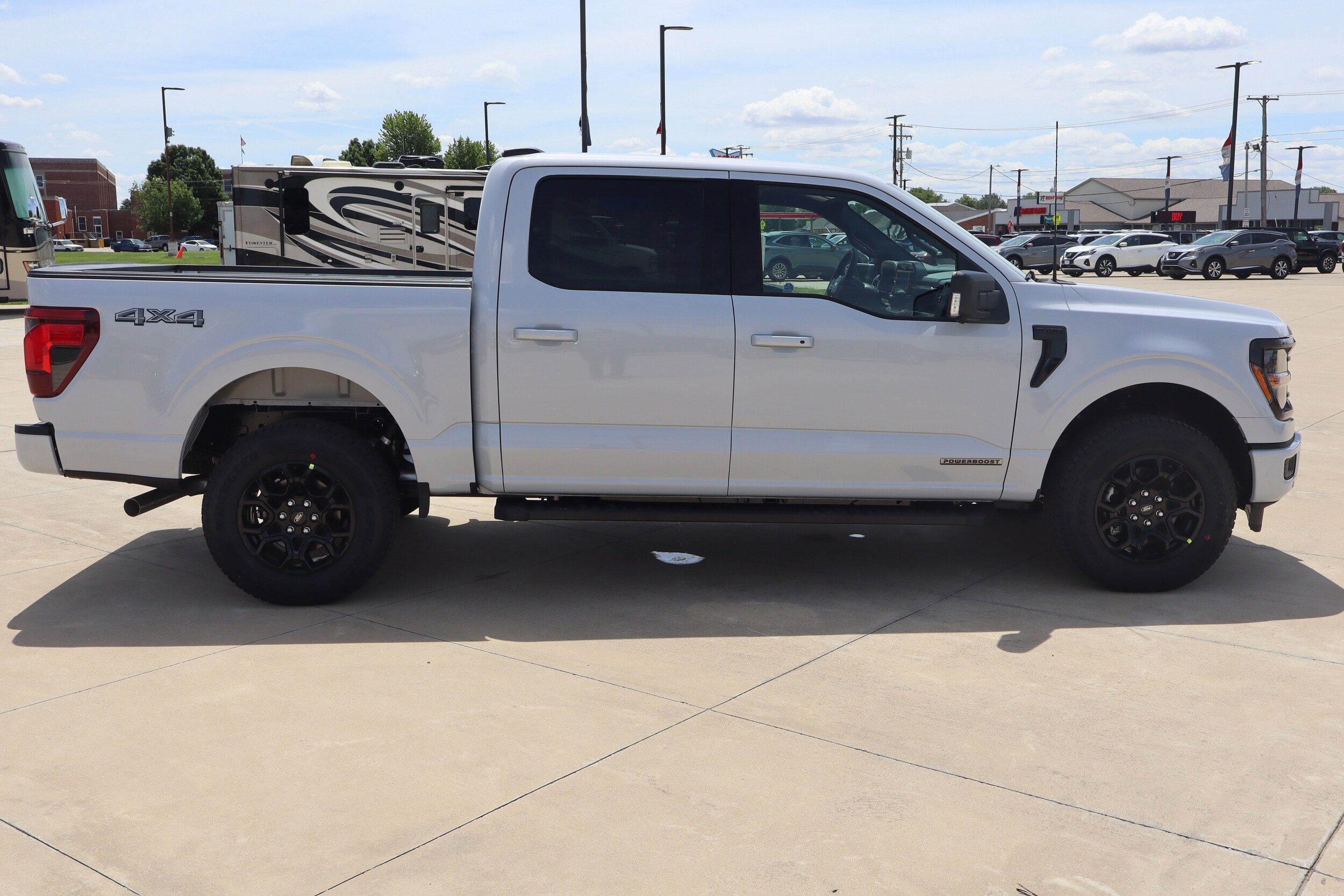 2025 Ford F-150 XLT photo 4