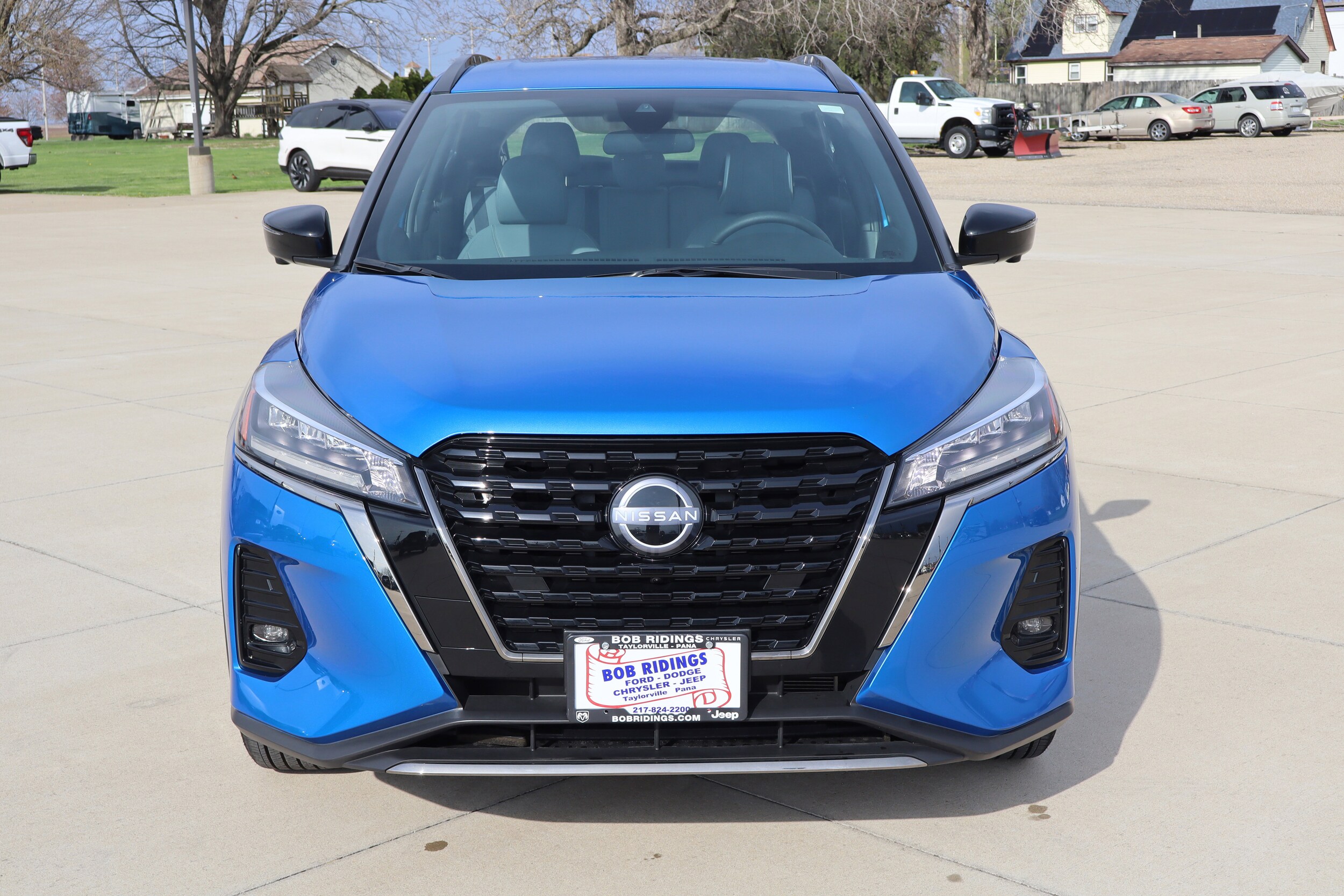 2024 Nissan Kicks SR photo 2