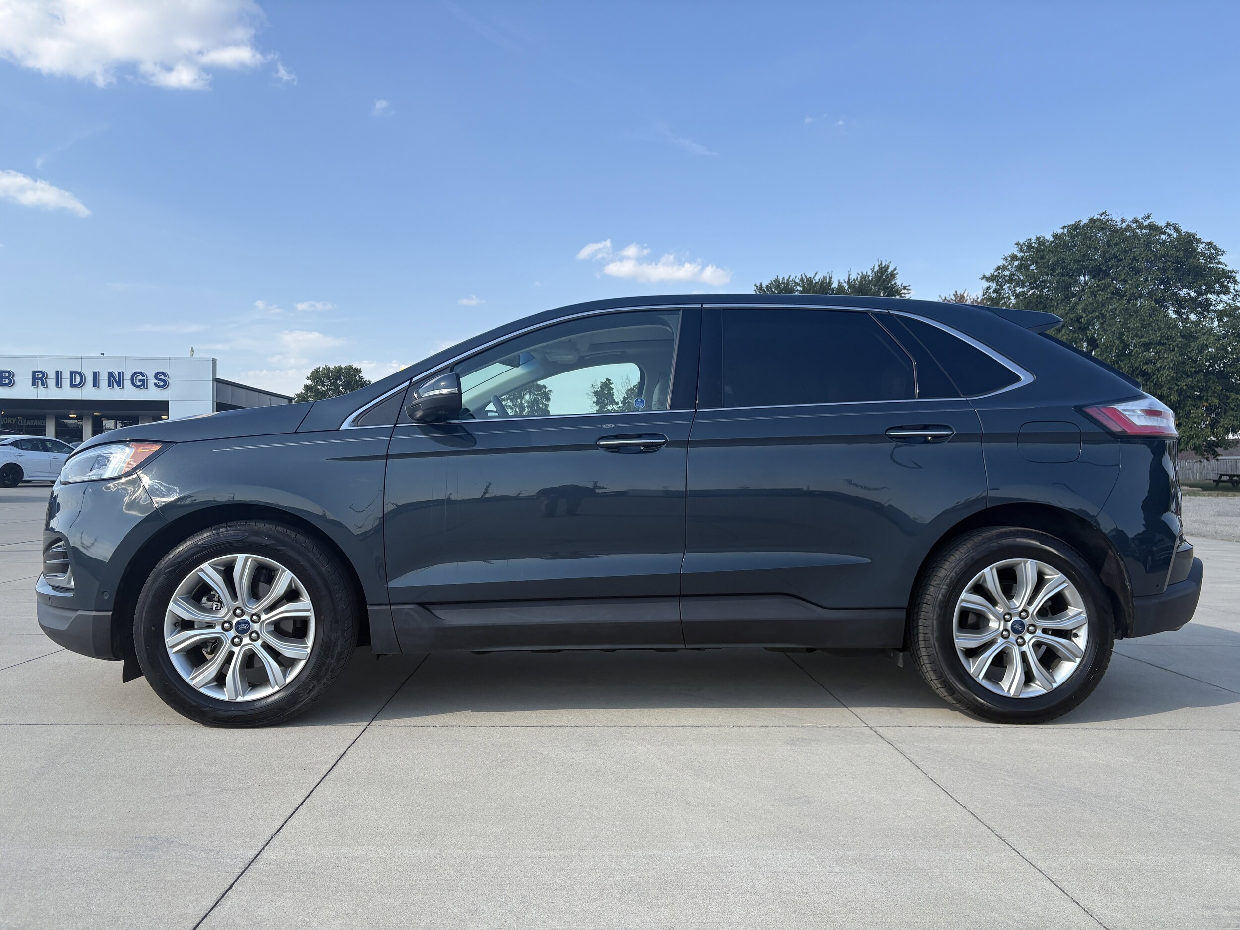 2019 Ford Edge Titanium photo 3