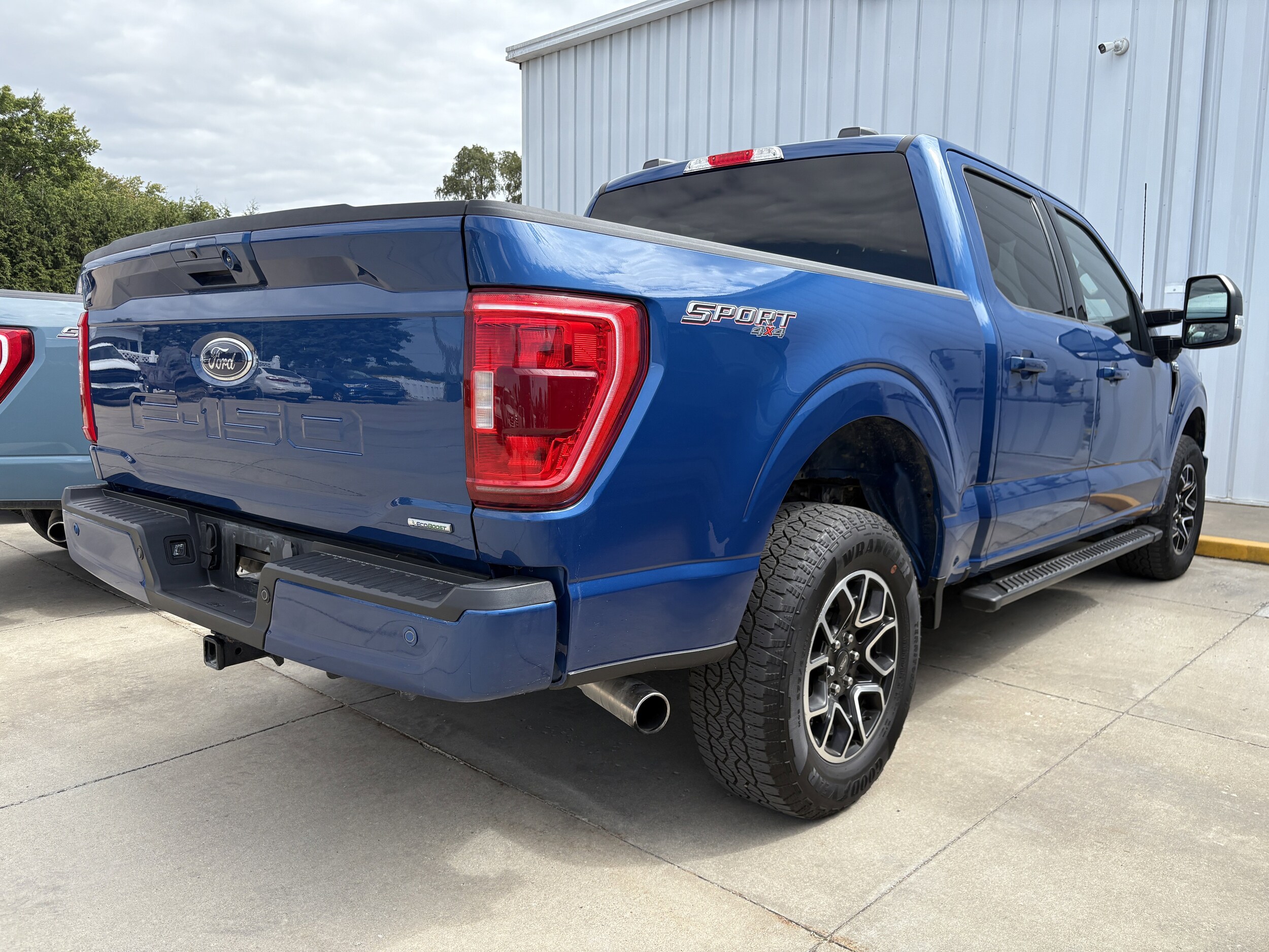 2023 Ford F-150 XLT photo 2