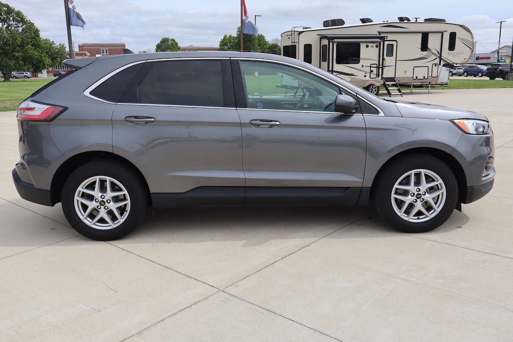 Used 2024 Ford Edge SEL SUV