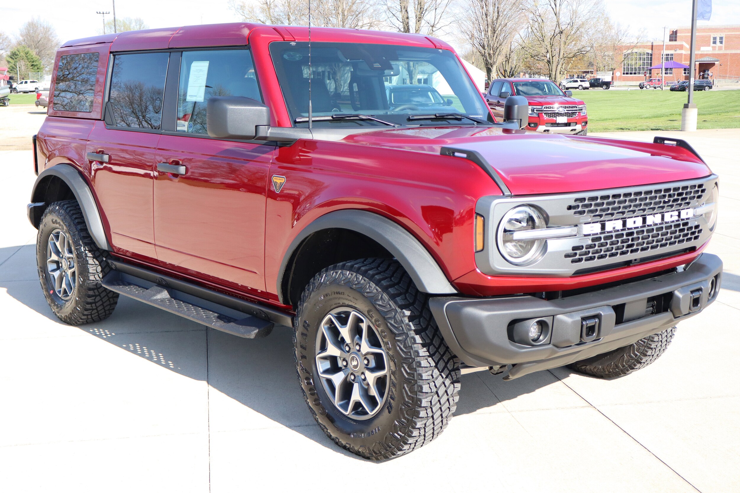 2025 Ford Bronco Badlands photo 3