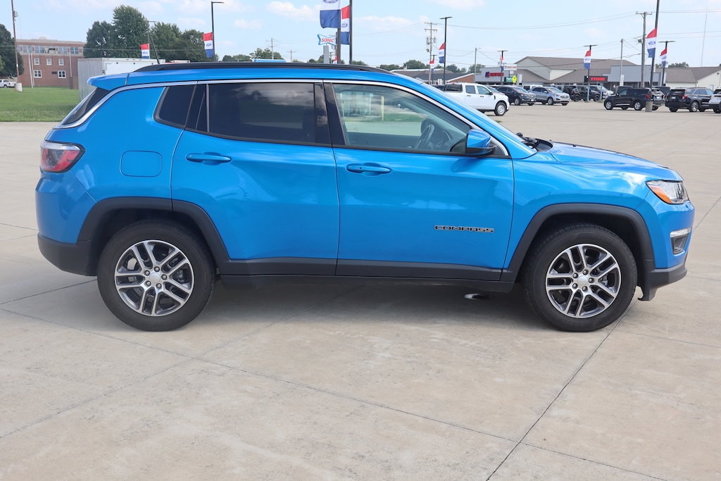 Used 2020 Jeep Compass Latitude w/Sun/Wheel Pkg SUV