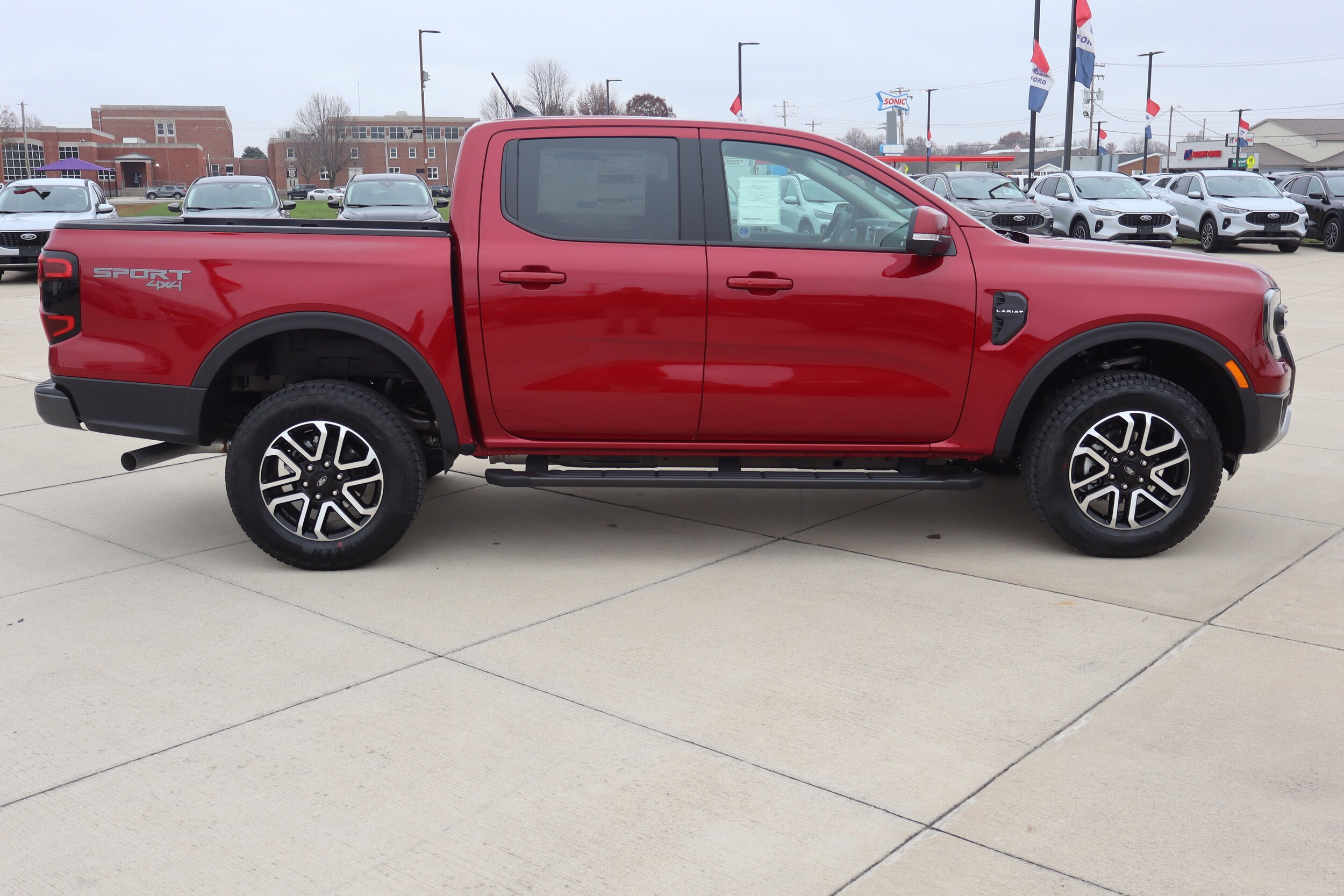 2025 Ford Ranger Lariat photo 4