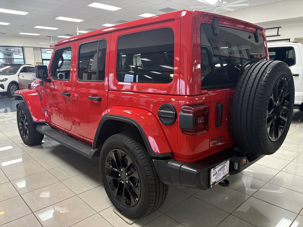 Used 2025 Jeep Wrangler 4xe Sahara SUV