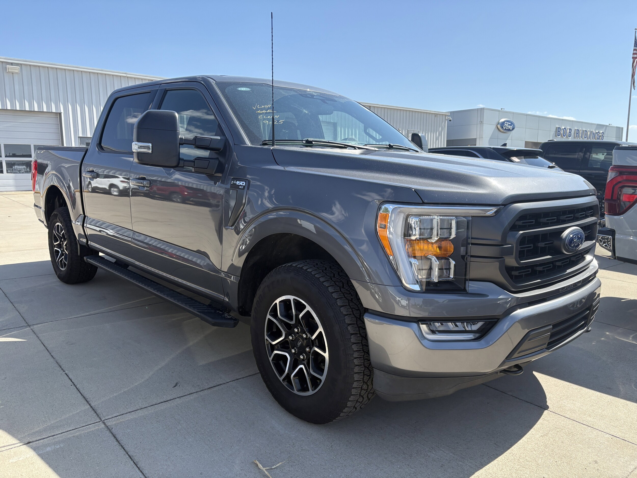 2023 Ford F-150 XLT photo 2