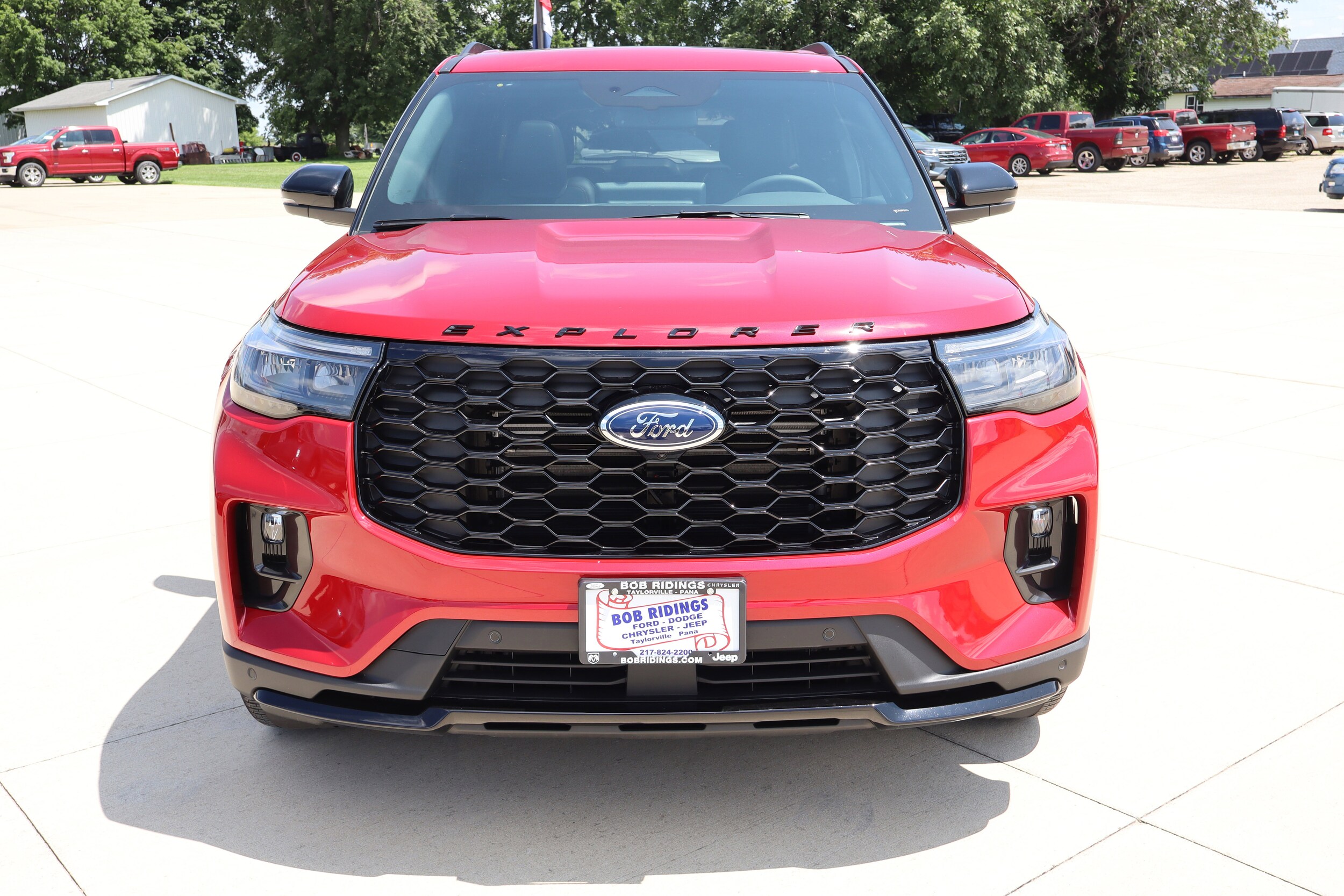 2025 Ford Explorer ST-Line photo 2
