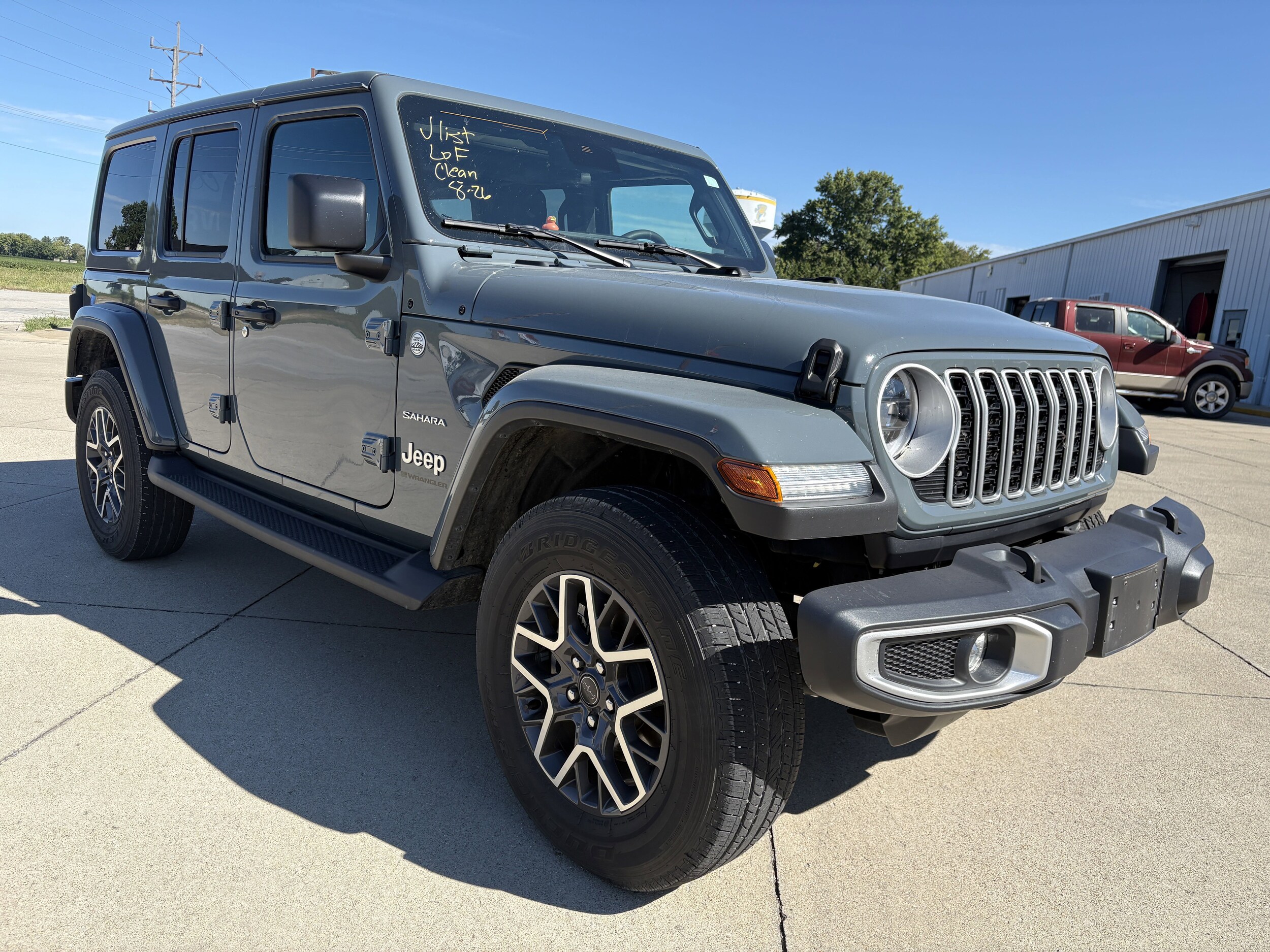 2024 Jeep Wrangler Sahara photo 4