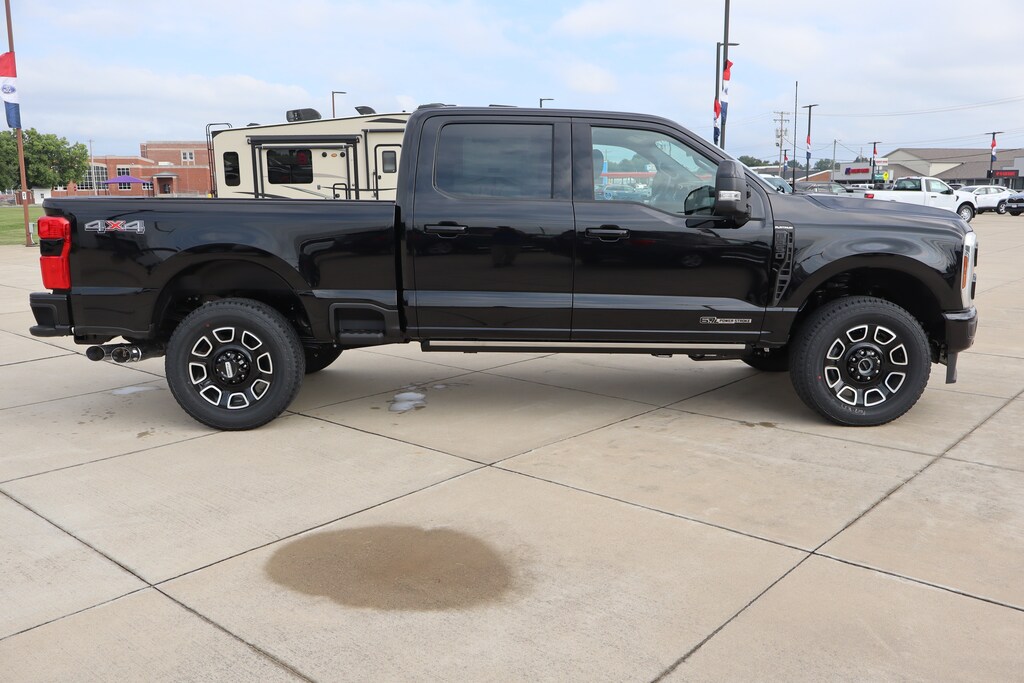 New 2026 Ford Super Duty F-350 SRW Platinum Truck
