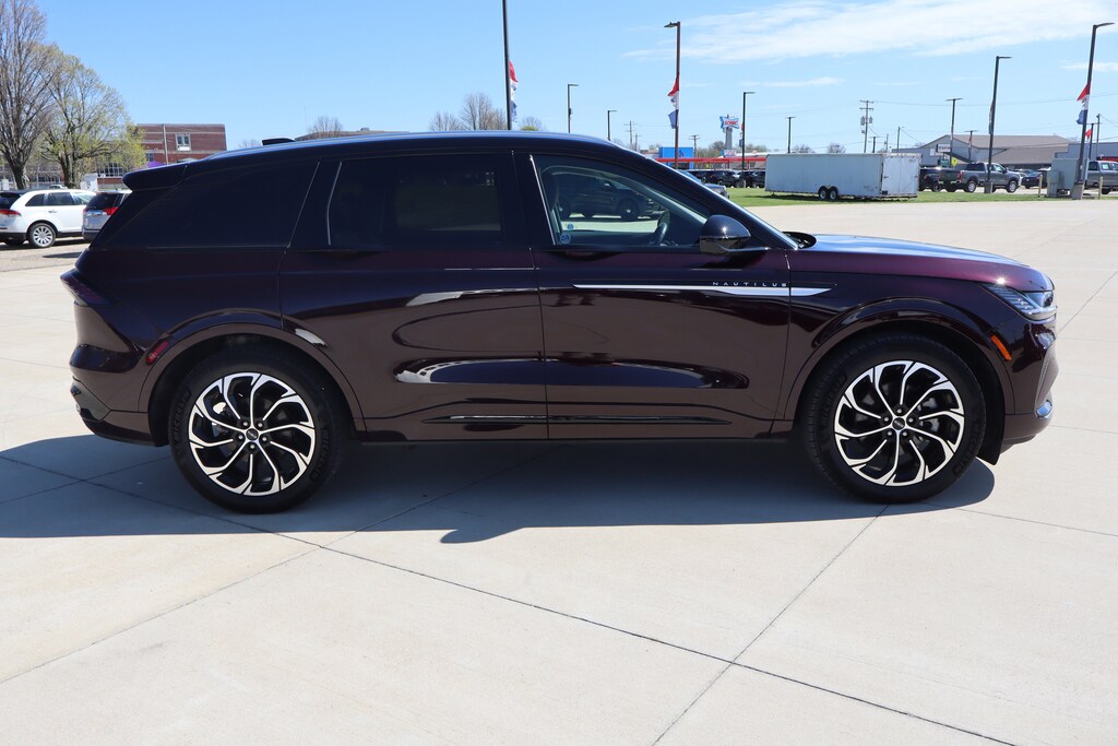 Used 2025 Lincoln Nautilus Reserve SUV