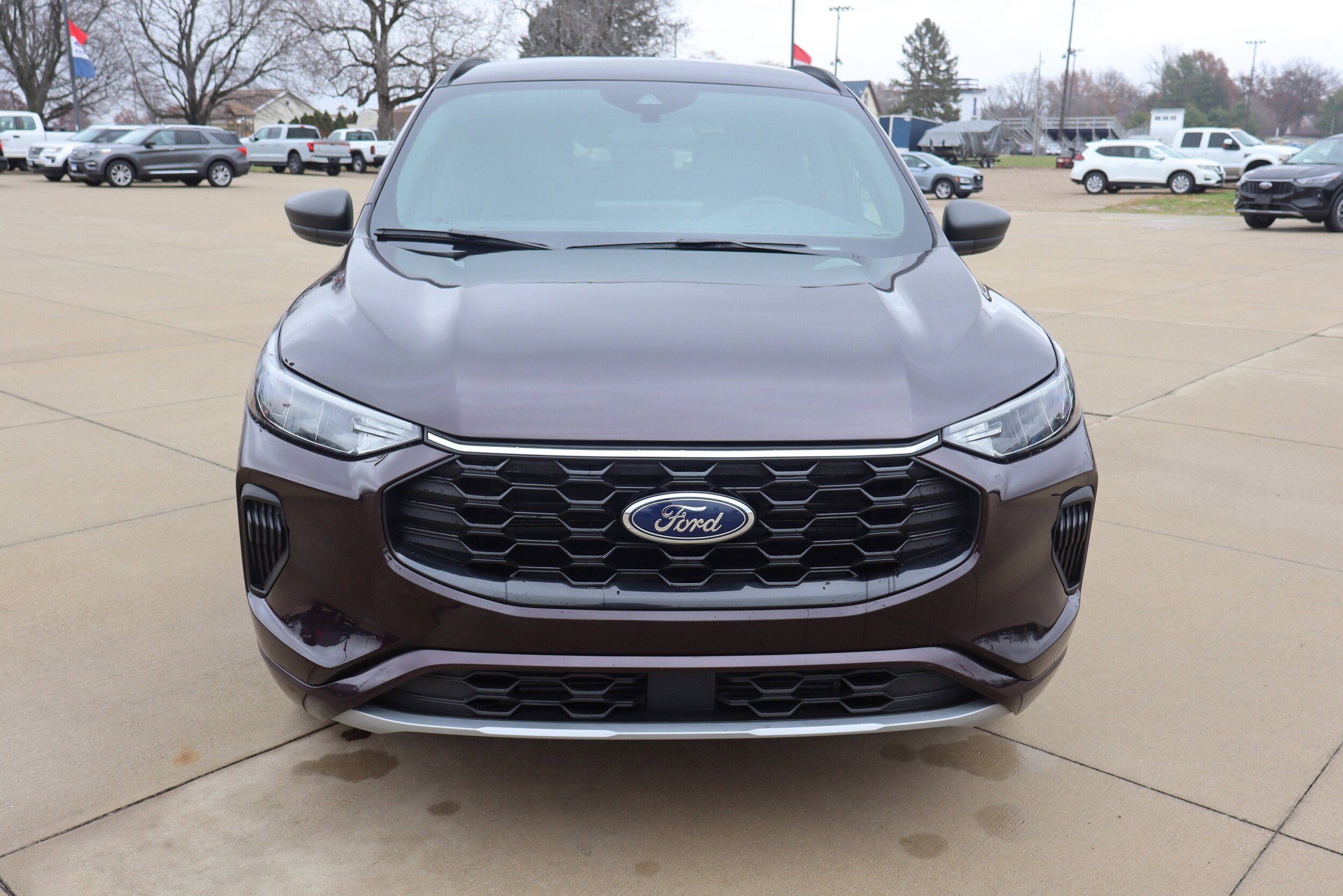 2023 Ford Escape ST-Line photo 2