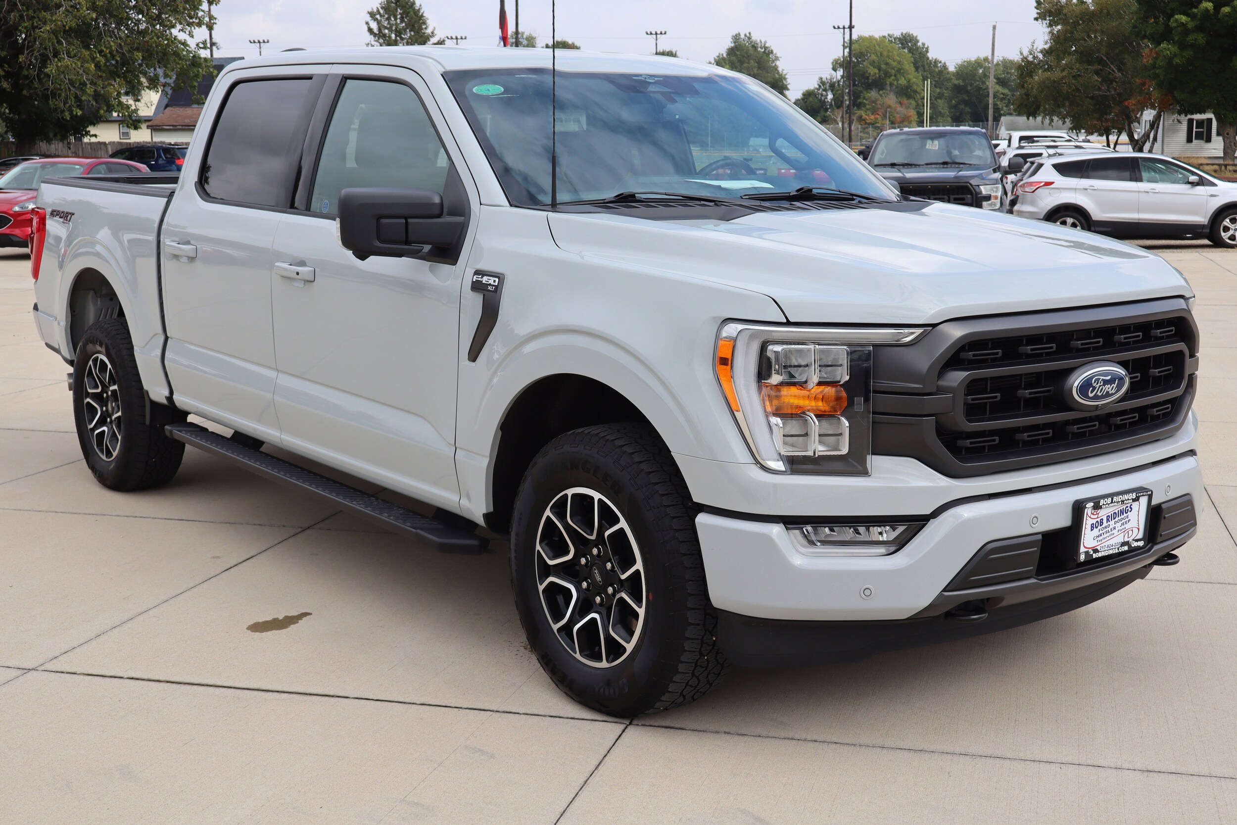 2023 Ford F-150 XLT photo 4