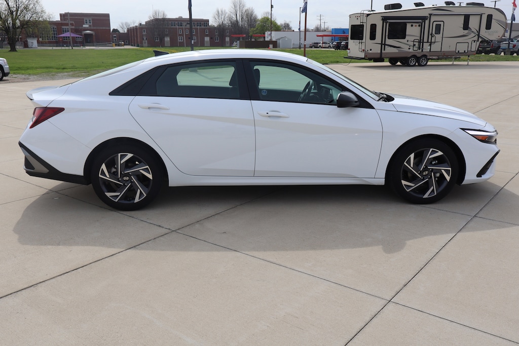 Used 2025 Hyundai Elantra SEL Sport Sedan
