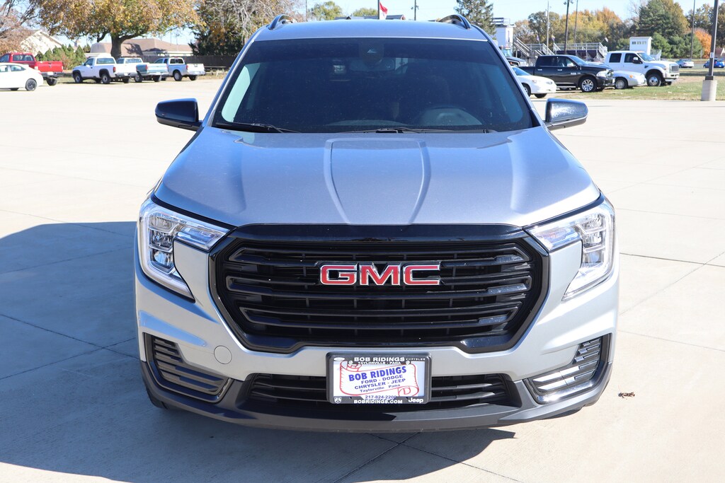 Used 2023 GMC Terrain SLE SUV