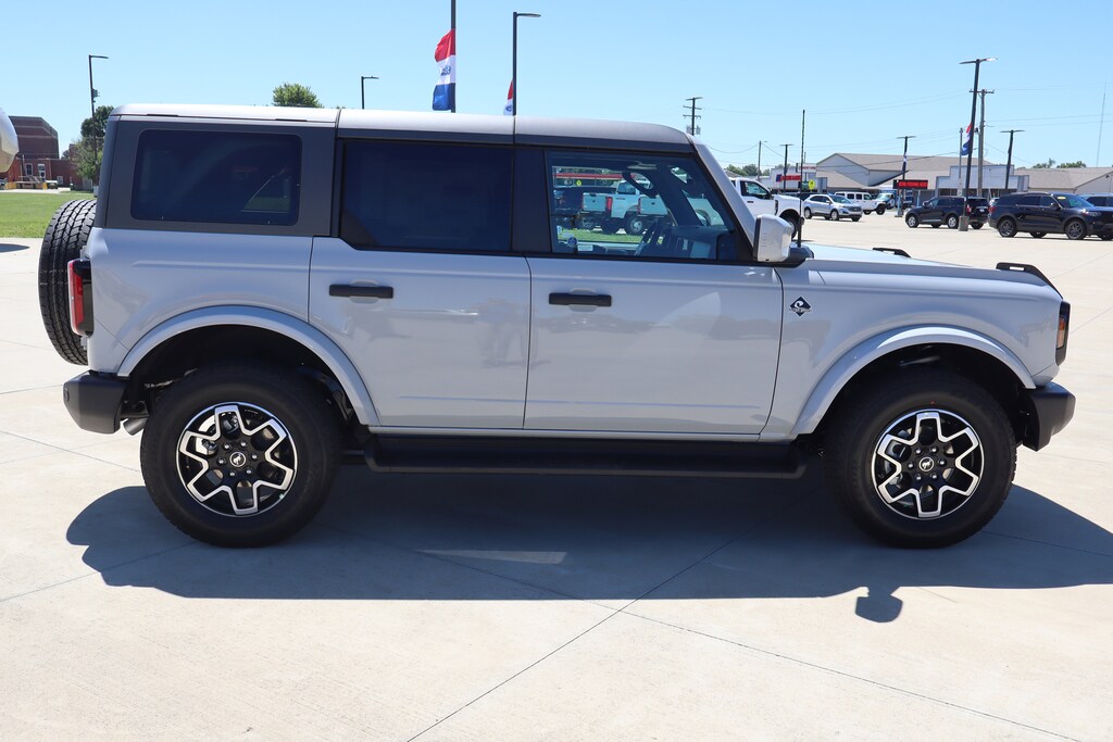 New 2026 Ford Bronco Outer Banks Convertible