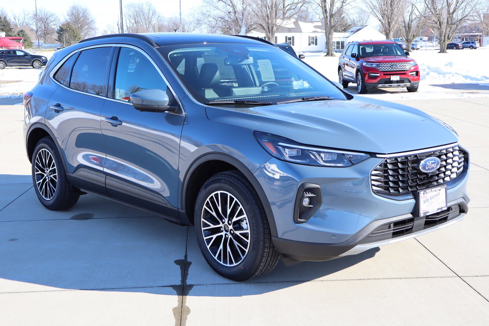2025 Ford Escape photo 3