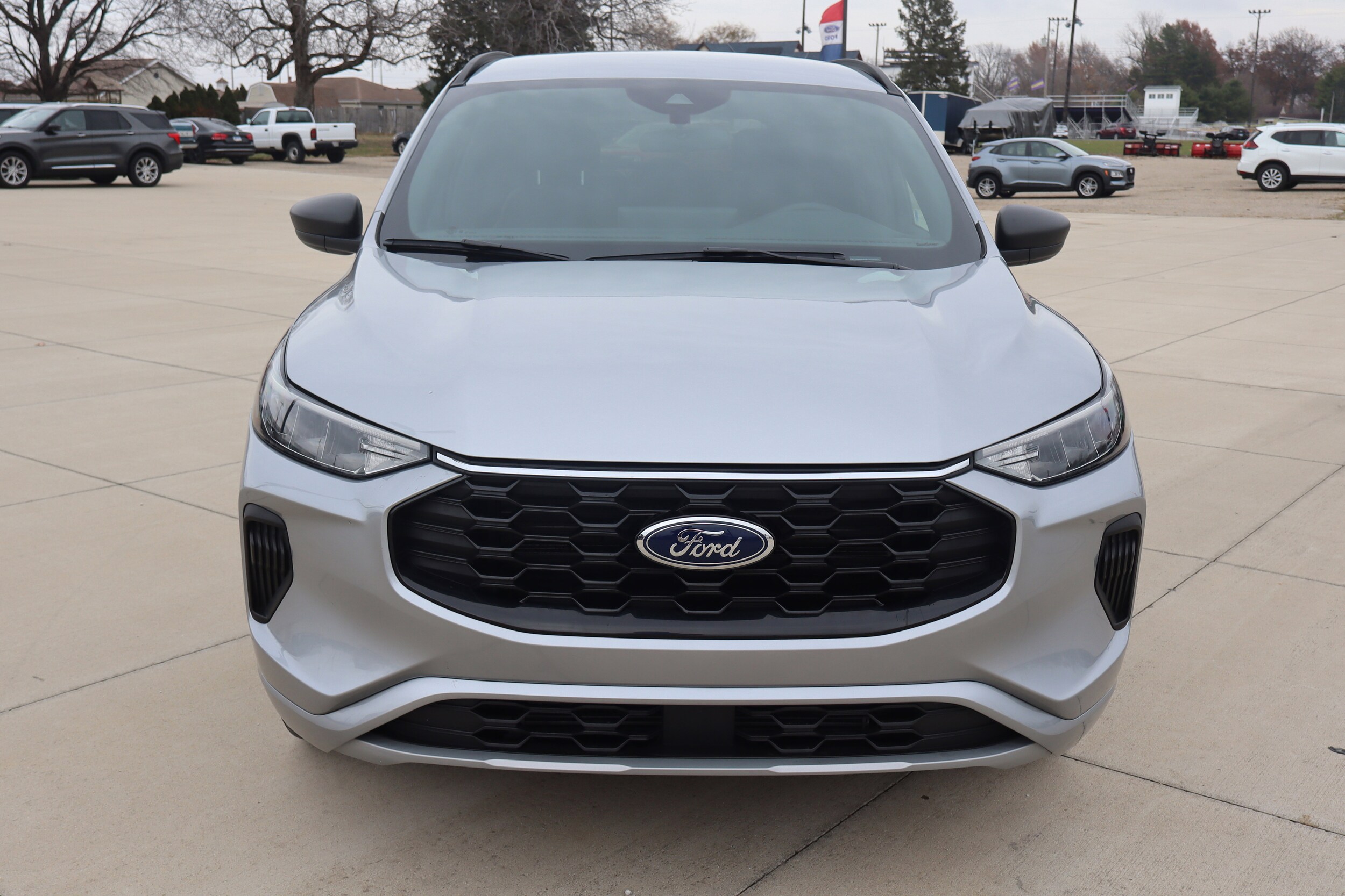 2023 Ford Escape ST-Line photo 2