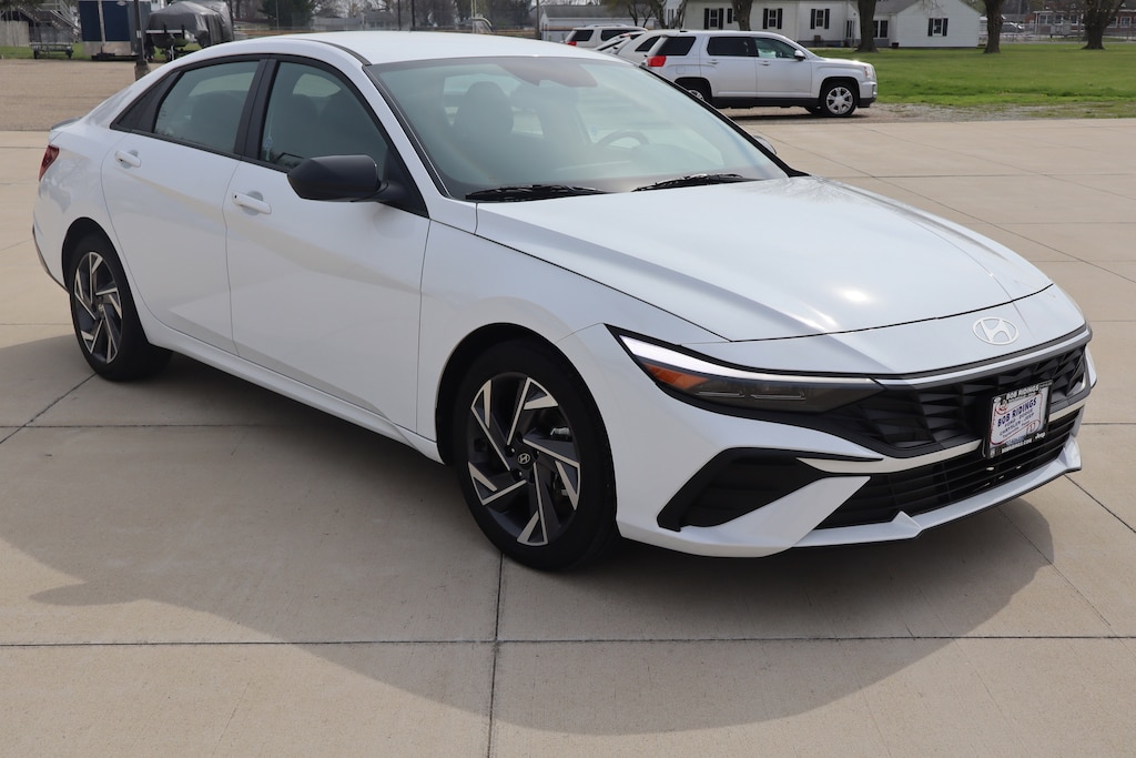 Used 2025 Hyundai Elantra SEL Sport Sedan
