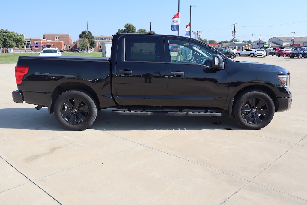 Used 2023 Nissan Titan SV Truck Crew Cab