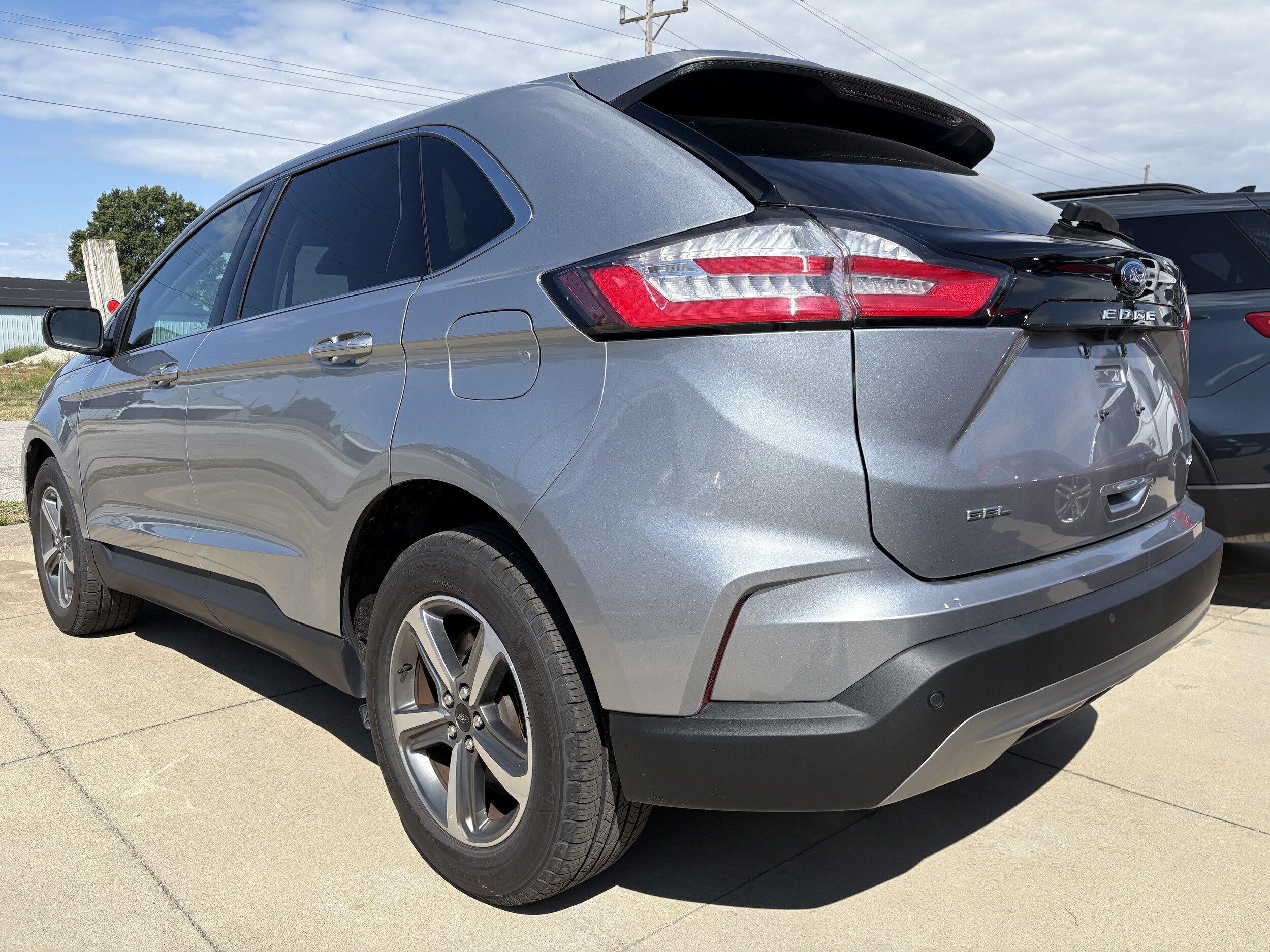 2023 Ford Edge SEL photo 4