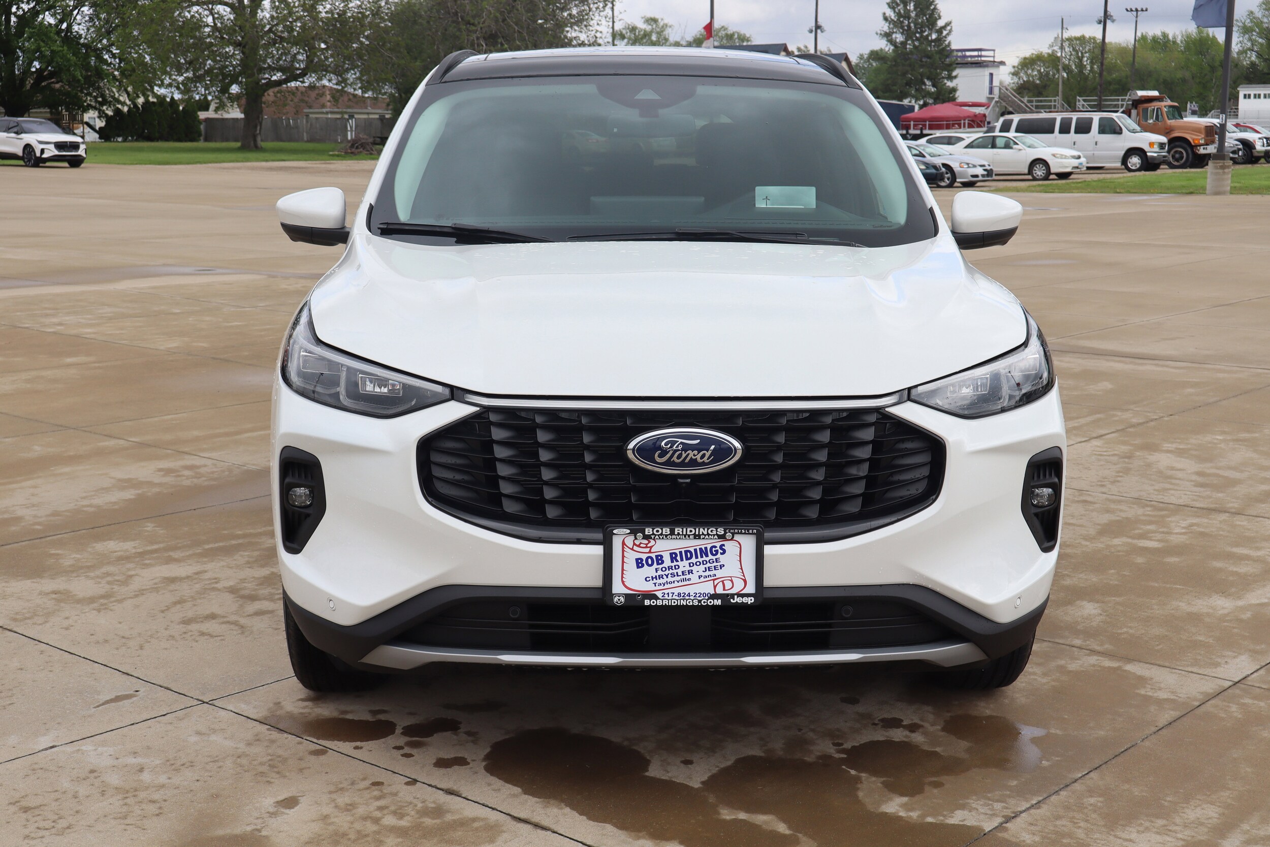 2025 Ford Escape photo 2