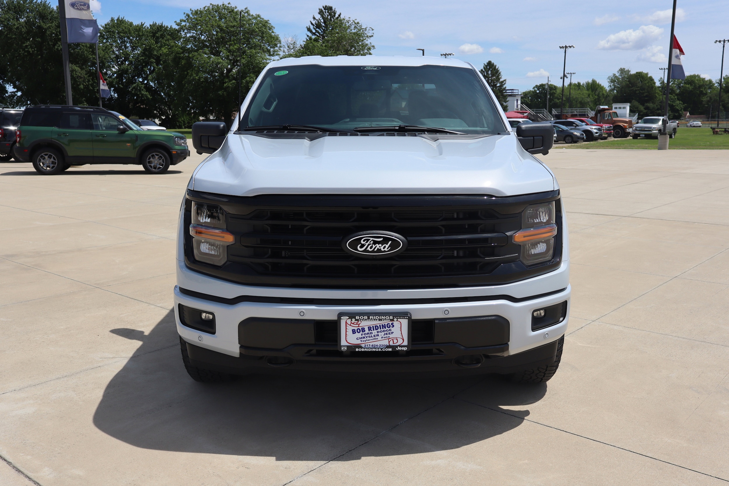 2025 Ford F-150 XLT photo 2