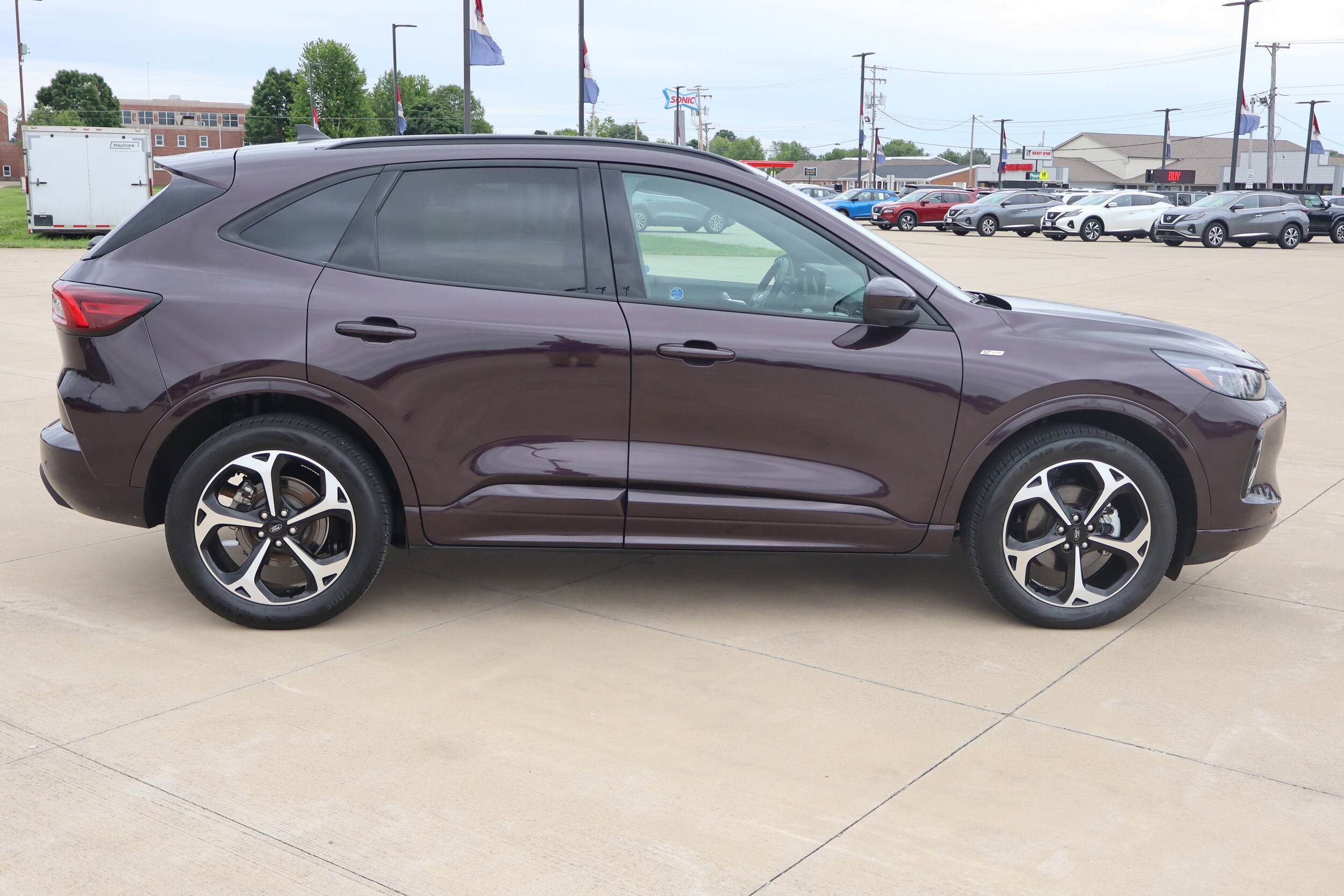 2023 Ford Escape ST-Line Elite photo 4