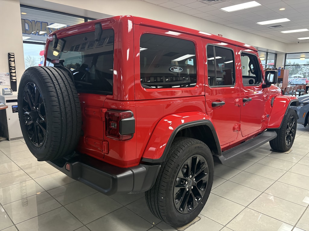 Used 2025 Jeep Wrangler 4xe Sahara SUV