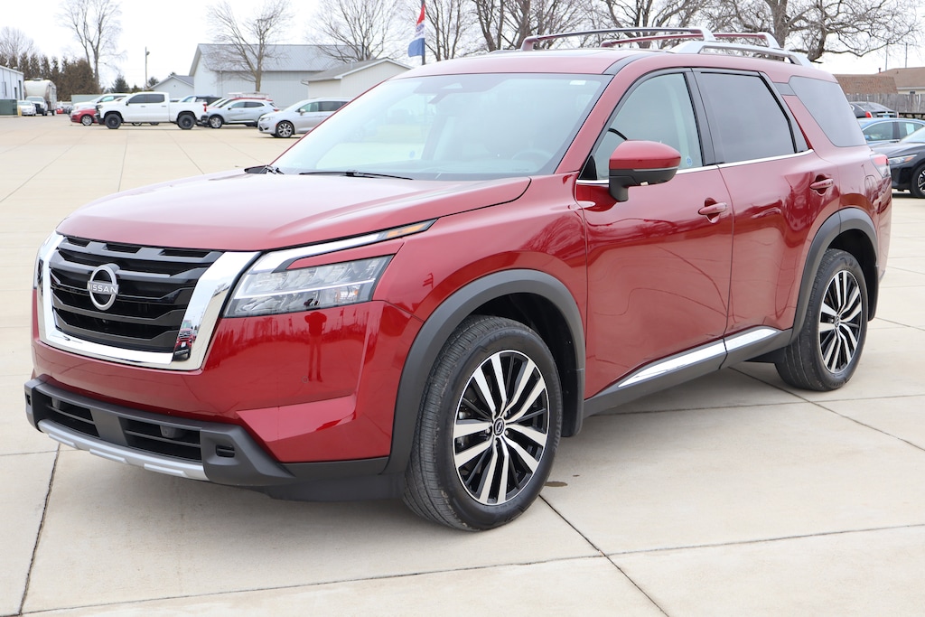 Used 2024 Nissan Pathfinder Platinum SUV