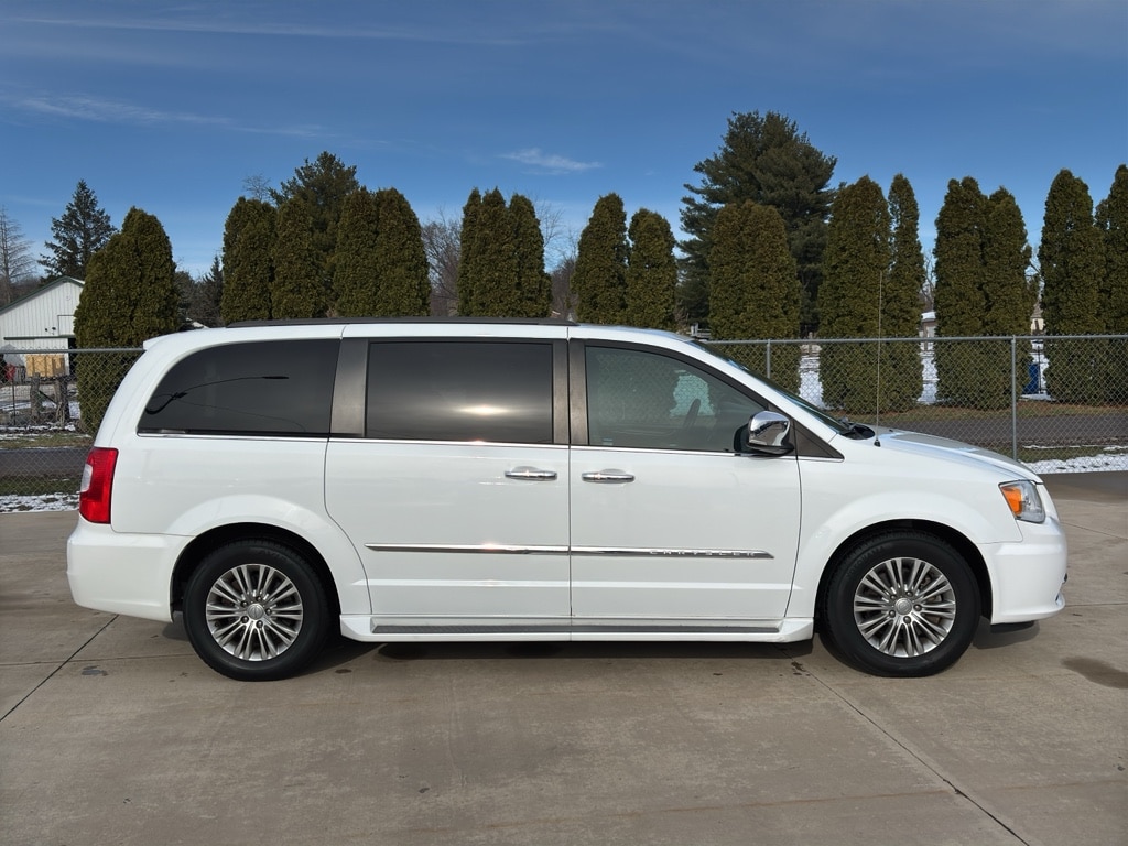 Used 2016 Chrysler Town & Country Touring-L Anniversary Edition Van LWB Passenger Van