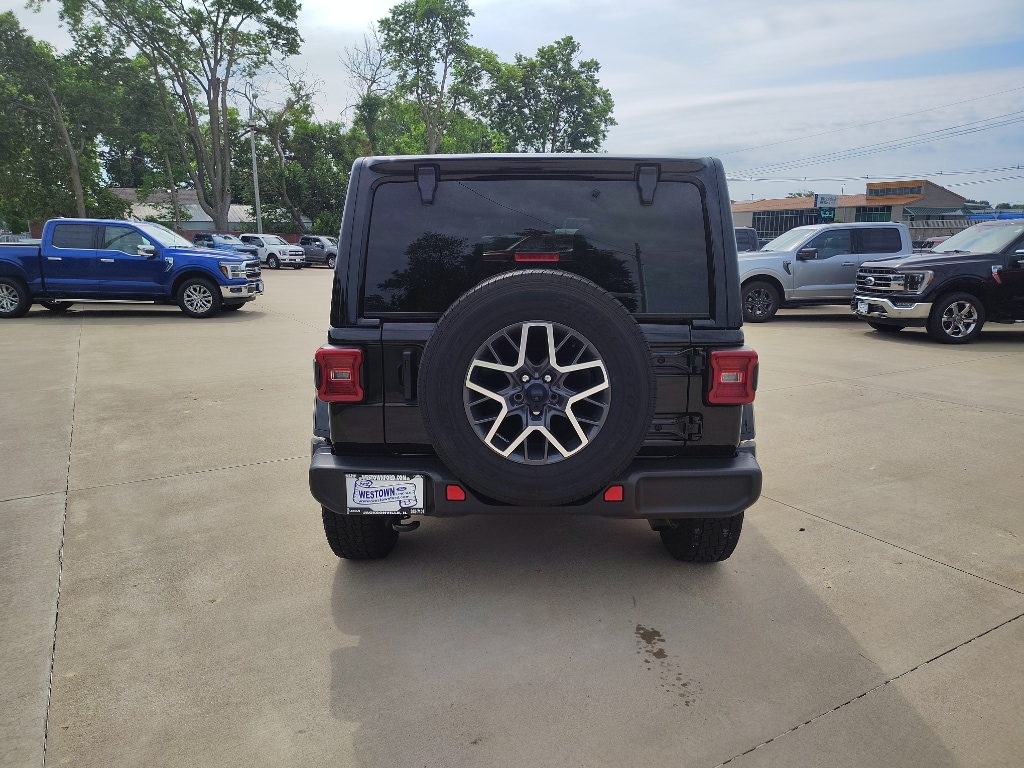 Used 2024 Jeep Wrangler Sahara SUV