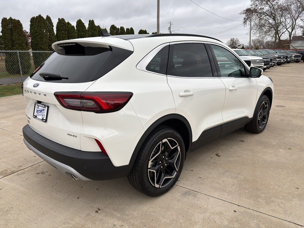 2026 Ford Escape Platinum Sport photo 3