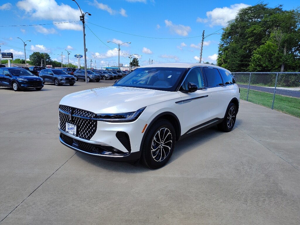 2024 Lincoln Nautilus Premiere photo 2