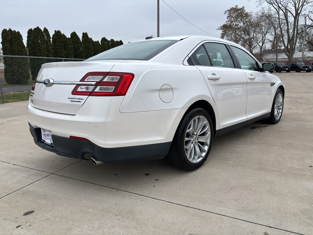 2015 Ford Taurus Limited photo 3