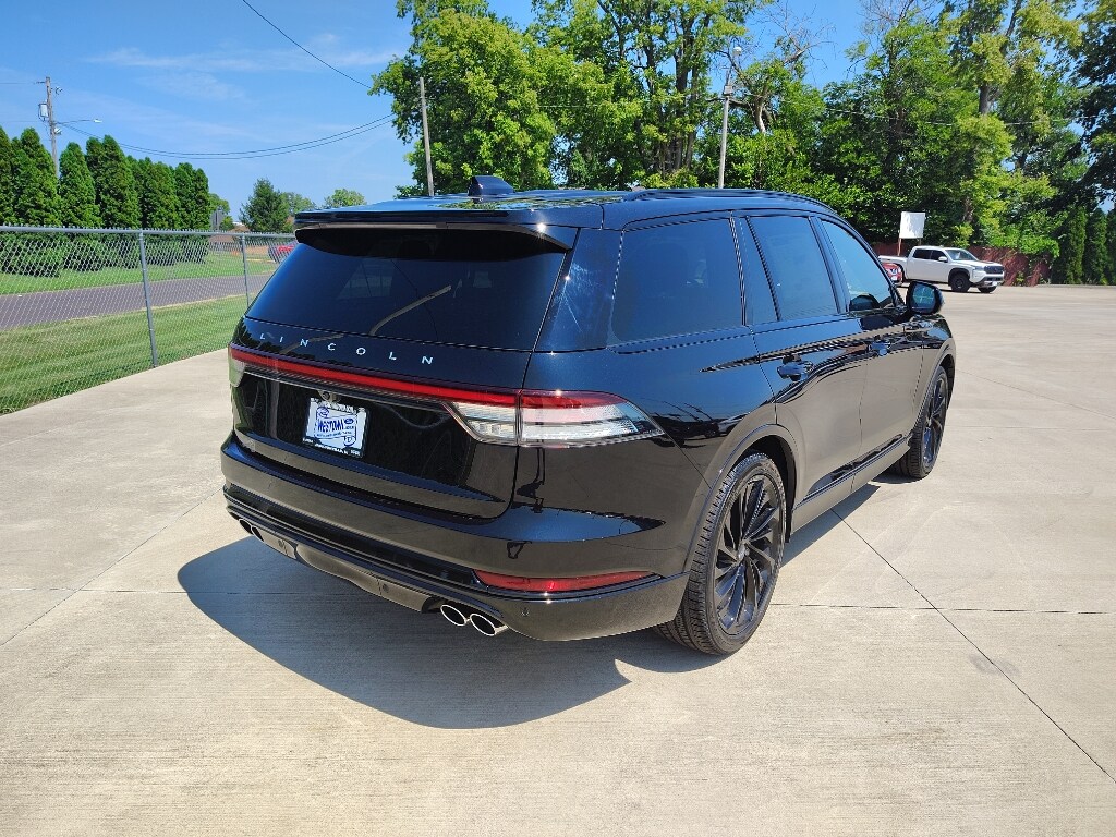 2025 Lincoln Aviator Reserve photo 3