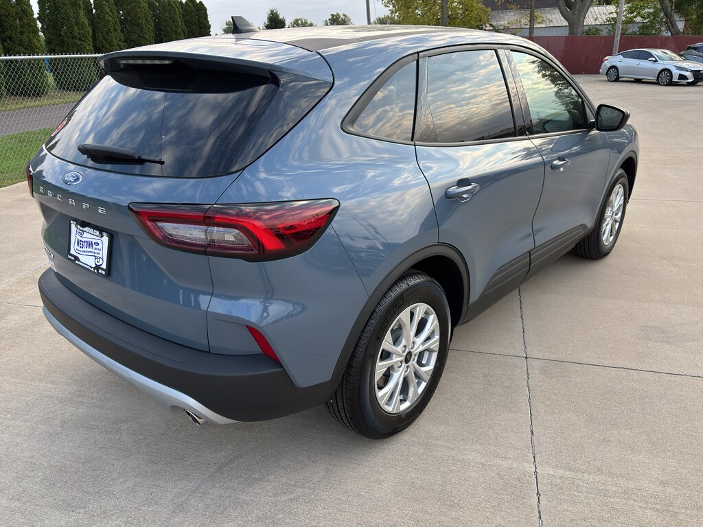 2026 Ford Escape Active photo 3
