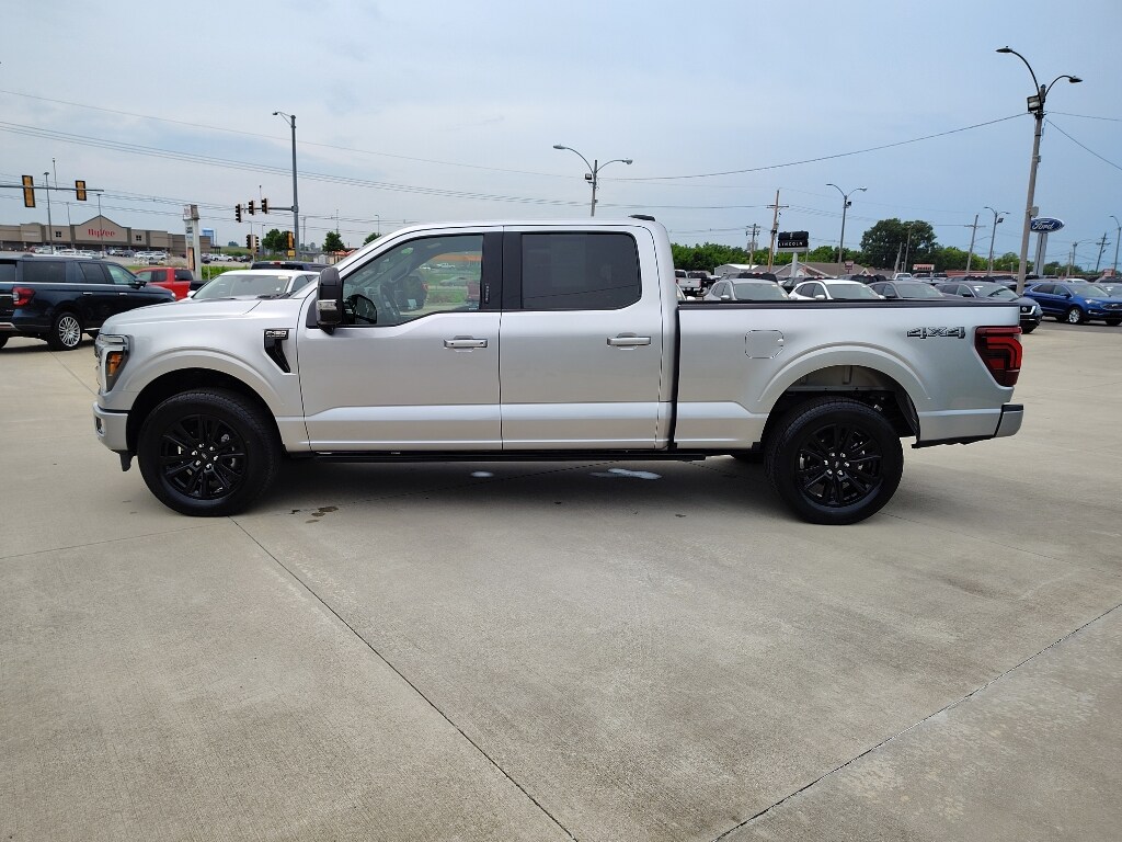 2024 Ford F-150 Platinum photo 2