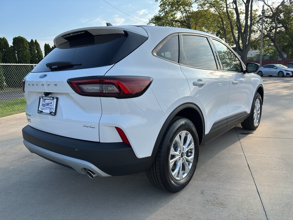 2026 Ford Escape Active photo 2