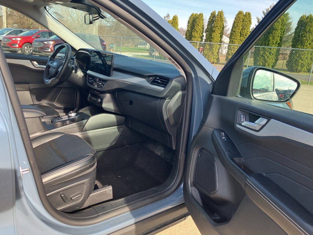 Used 2025 Ford Escape Platinum SUV