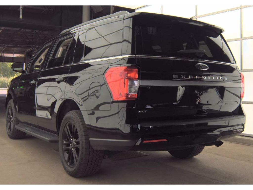 2024 Ford Expedition XLT photo 3