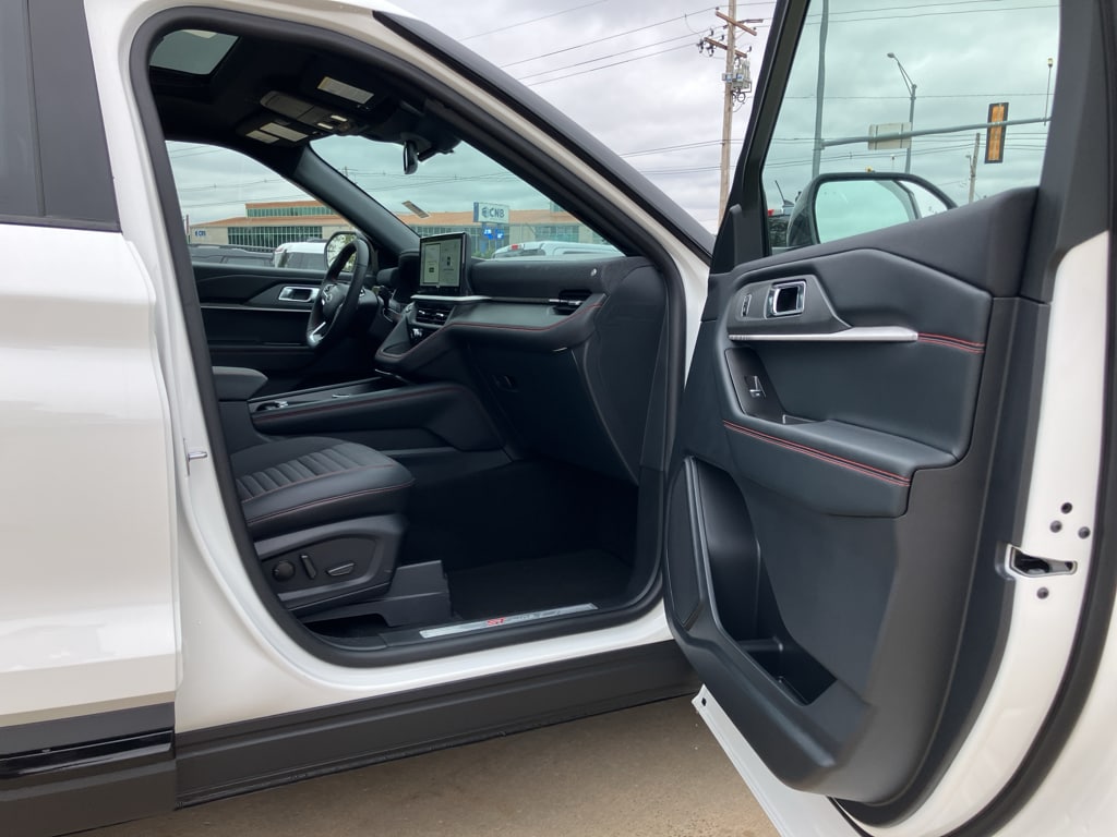 New 2025 Ford Explorer ST-Line SUV