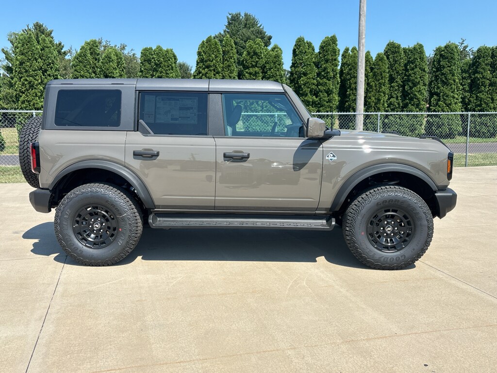 New 2026 Ford Bronco Outer Banks SUV