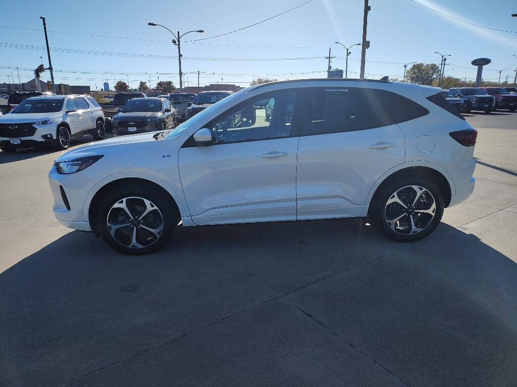 Used 2024 Ford Escape ST-Line Select SUV