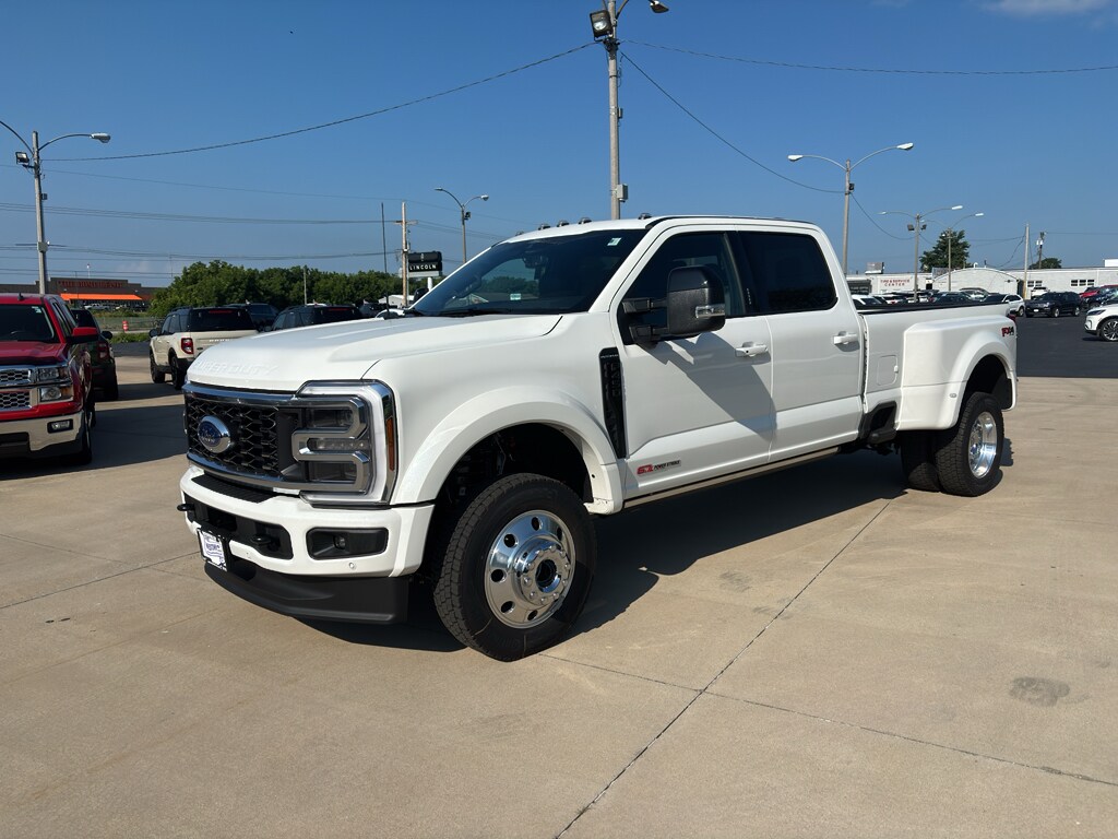 New 2026 Ford F-450 Platinum Truck Crew Cab