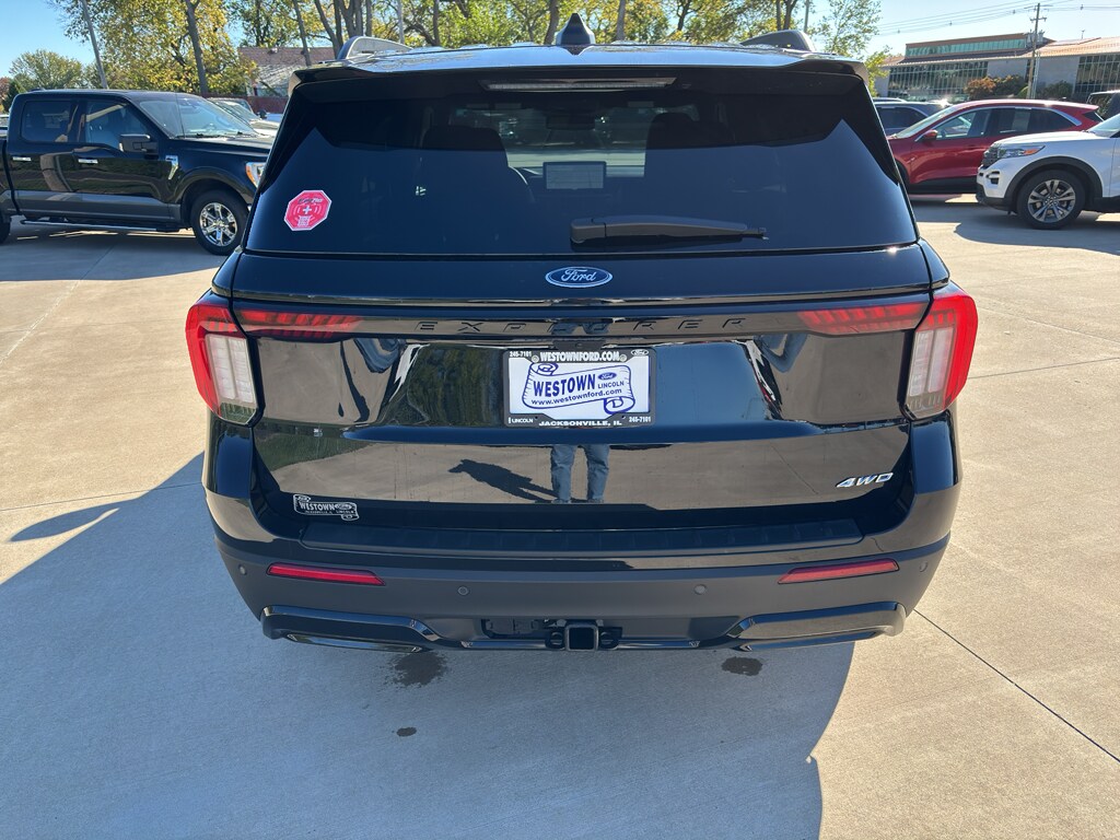 2026 Ford Explorer ST-Line photo 2